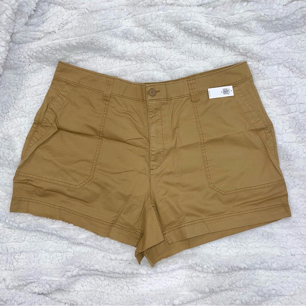 Old Navy ‘High-Waisted OGC Chino Shorts’ 5” Inseam - NWT!!!